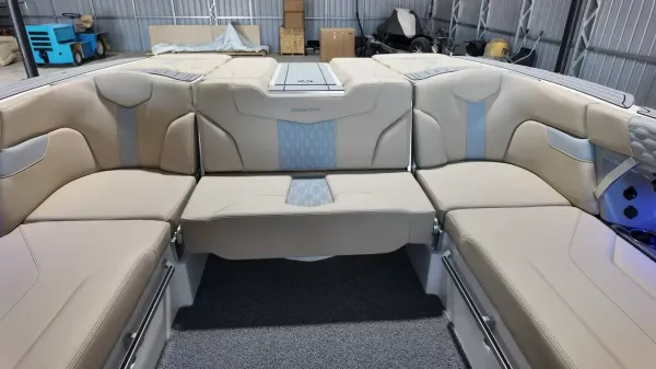 2027 Mastercraft XT22-41