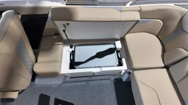 2027 Mastercraft XT22-43