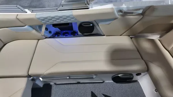 2027 Mastercraft XT22-37