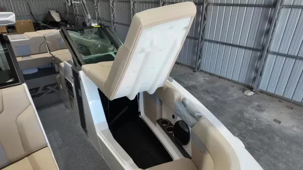 2027 Mastercraft XT22-14