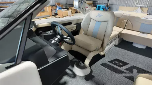 2027 Mastercraft XT22-21