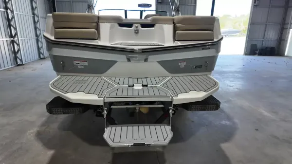 2027 Mastercraft XT22-60