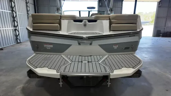 2027 Mastercraft XT22-59