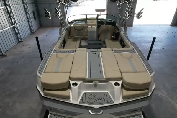 2027 Mastercraft XT22-50