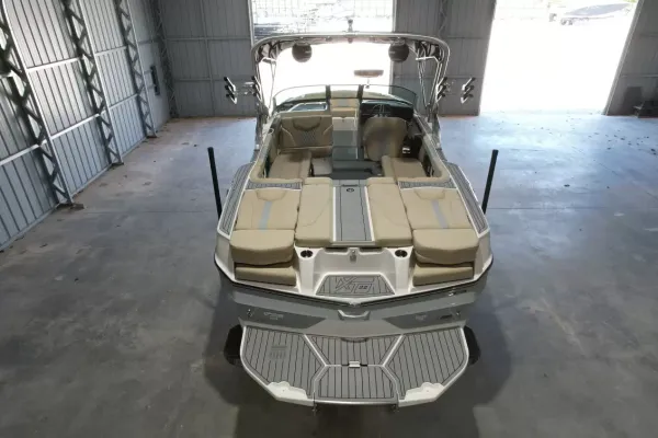 2027 Mastercraft XT22-8