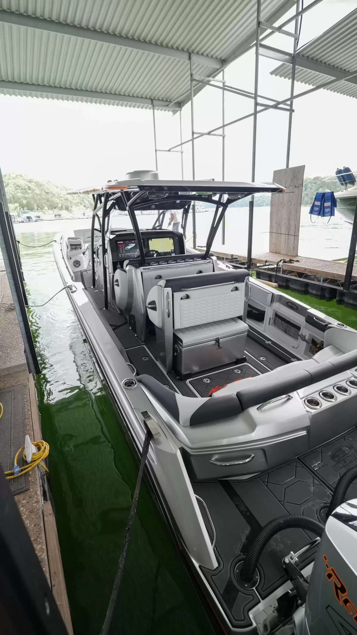dummy-boat-img