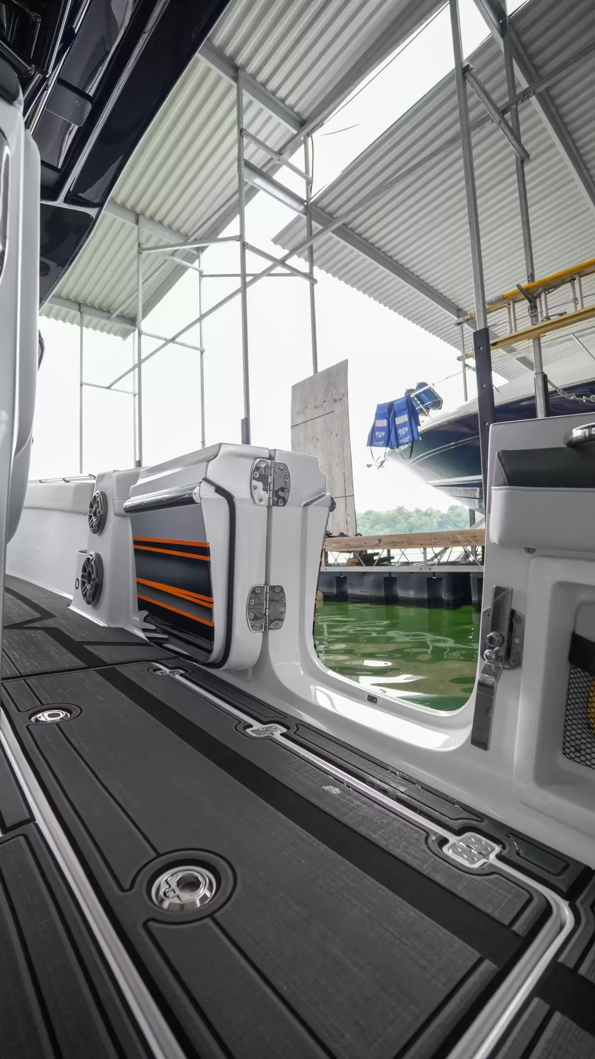 dummy-boat-img