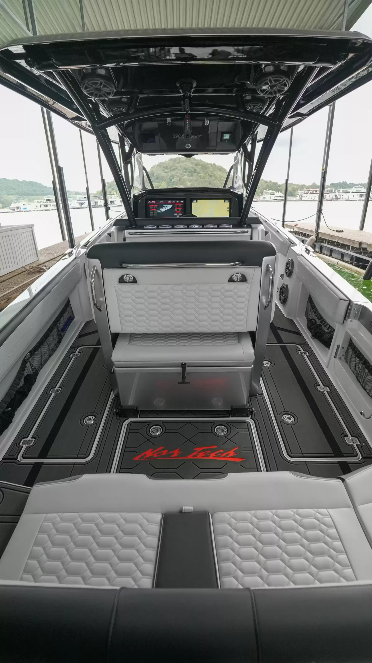 dummy-boat-img