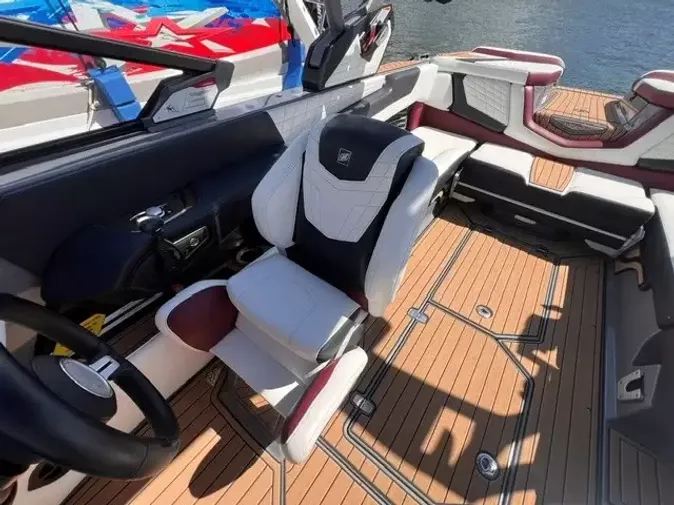 2021 Nautique G23