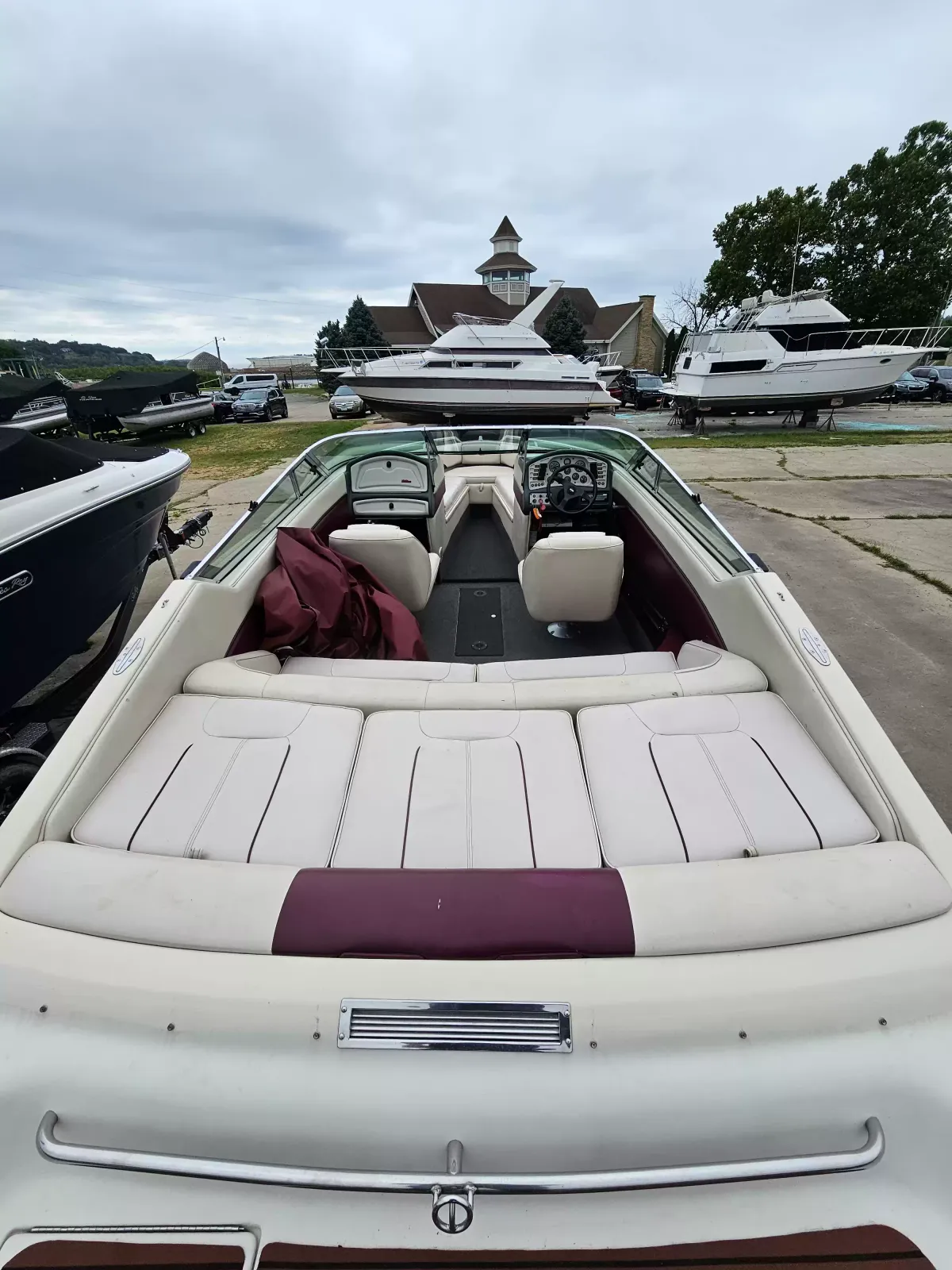 boat-carouselImage-image