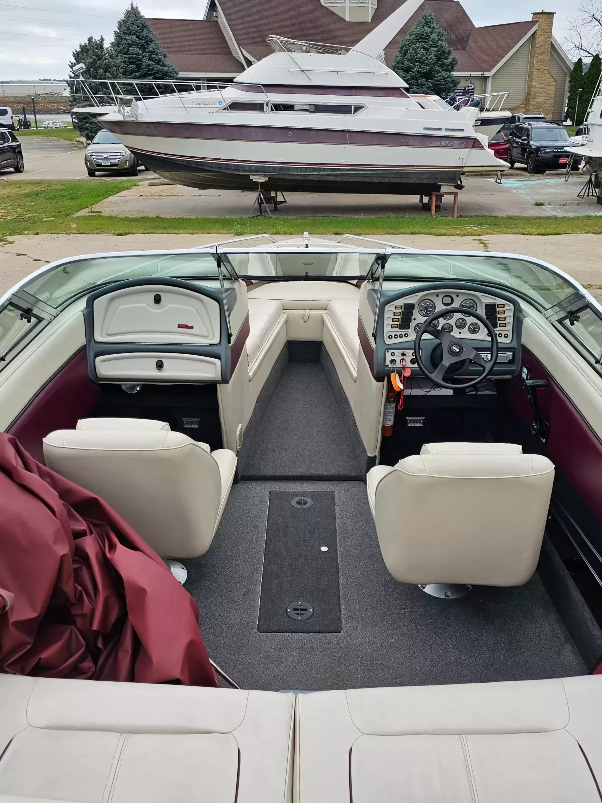 boat-carouselImage-image