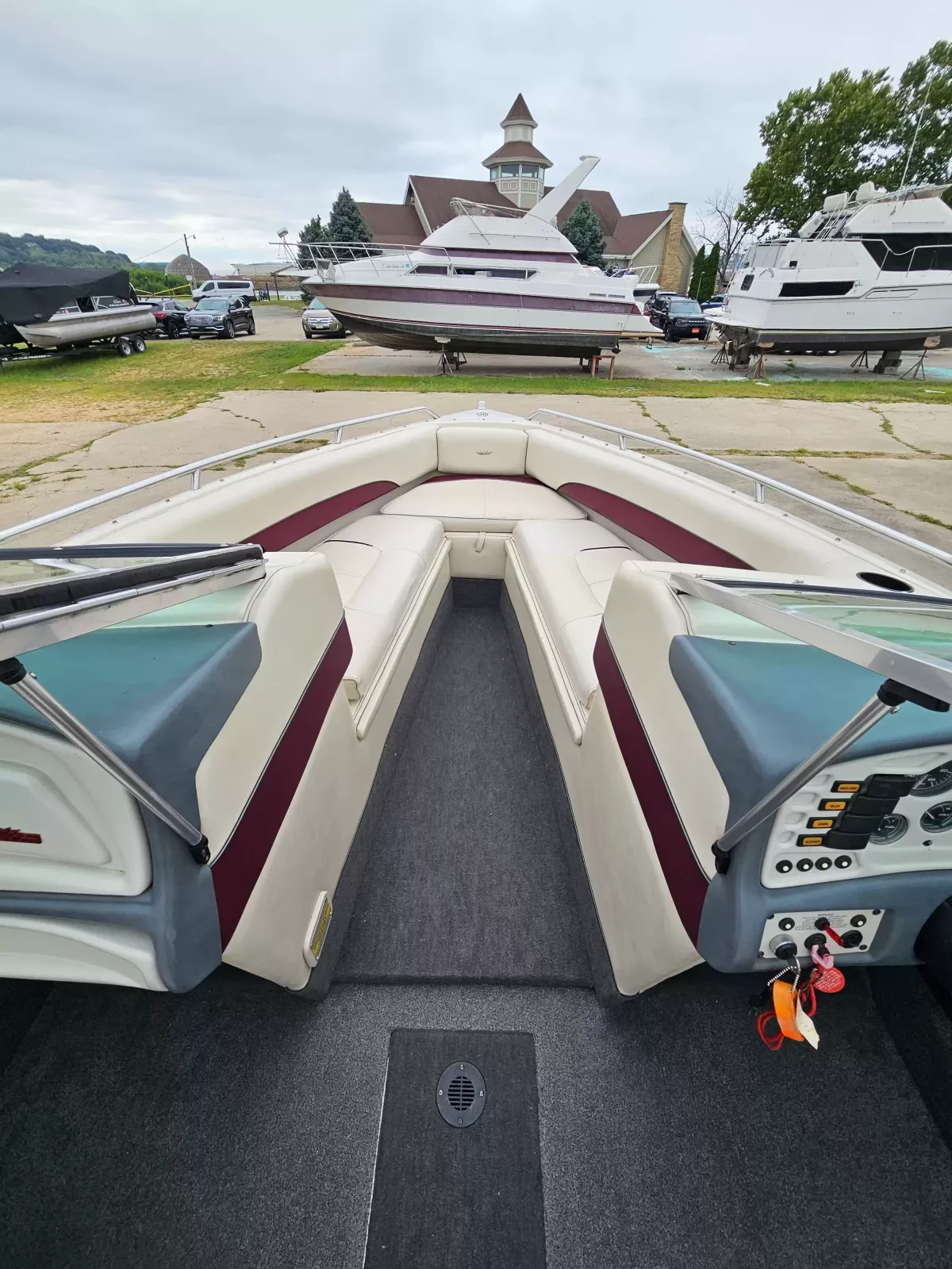 boat-carouselImage-image