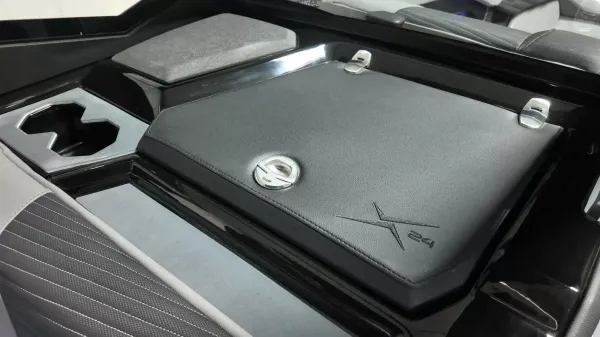 2027 Mastercraft X24-44