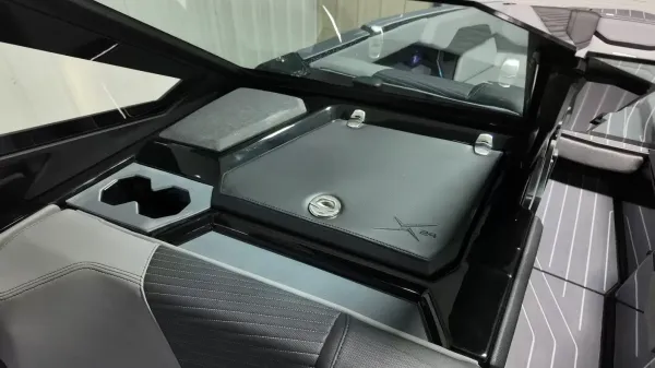 2027 Mastercraft X24-43