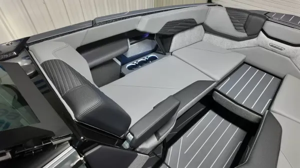2027 Mastercraft X24-31