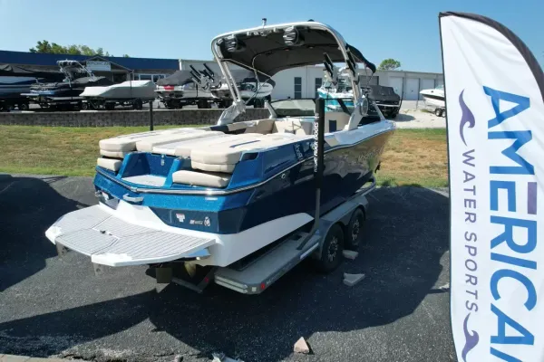 2027 Mastercraft XT23-5