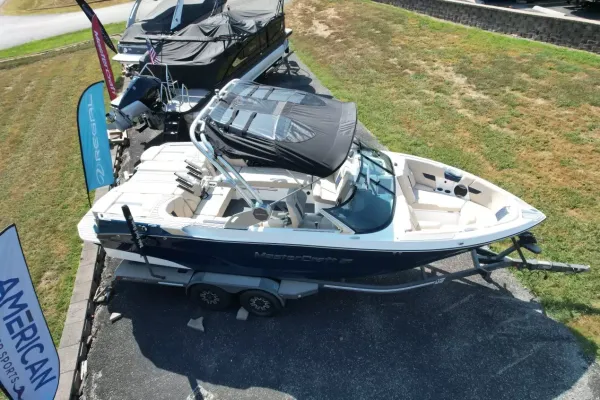 2027 Mastercraft XT23-3