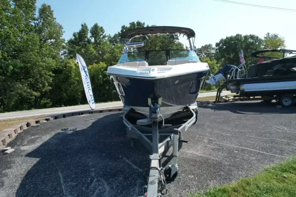 2027 Mastercraft XT23-12