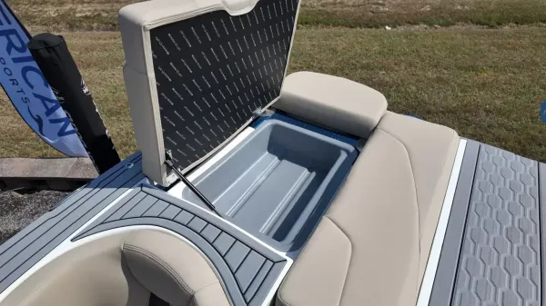 2027 Mastercraft XT23-43