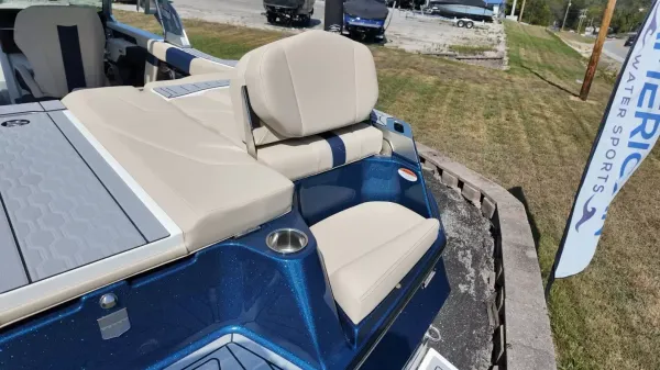 2027 Mastercraft XT23-49