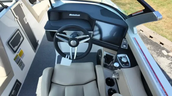 2027 Mastercraft XT23-22