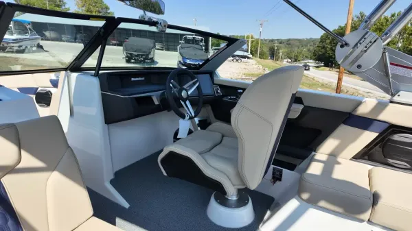 2027 Mastercraft XT23-19