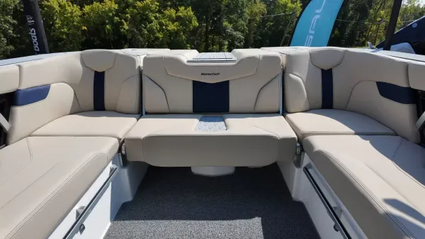 2027 Mastercraft XT23-38