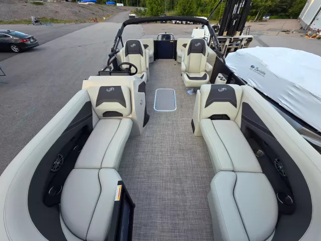 Boat Thumbnail 6