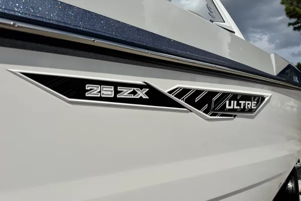 2027 Tige Ultre 25ZX-10