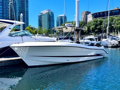 Pre-Owned 2001 Hydra-sports Vector 2796 CC for Sale | Vancouver, BC | M&P Yacht Centre | 6aa2f04ff4420239d404768a