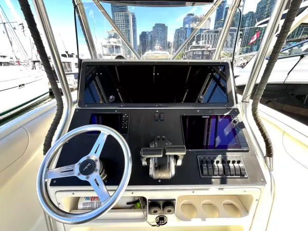 2001 Hydra-Sports Vector 2796 CC-11
