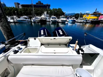Pre-Owned 2001 Hydra-sports Vector 2796 CC for Sale | Vancouver, BC | M&P Yacht Centre | 6aa2f04ff4420239d404768a