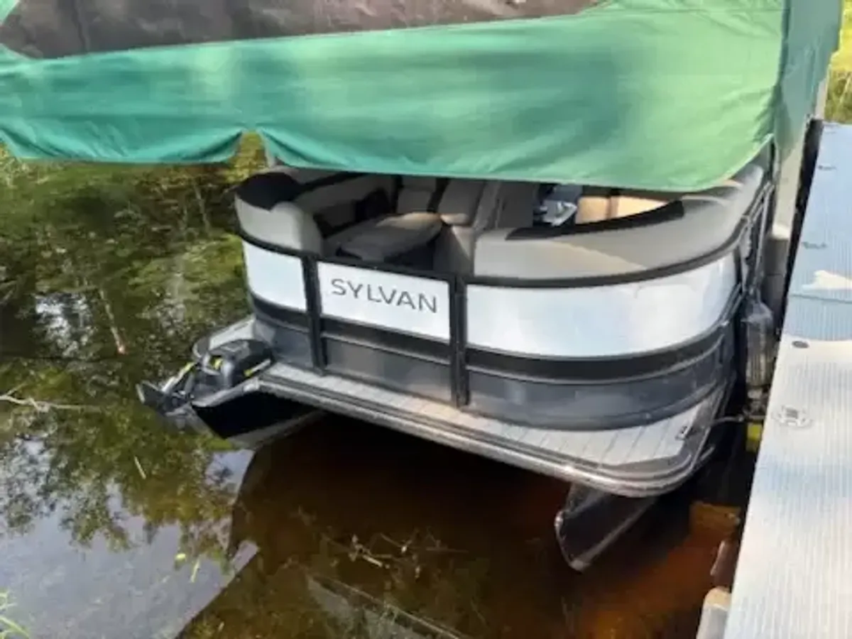 boat-carouselImage-image