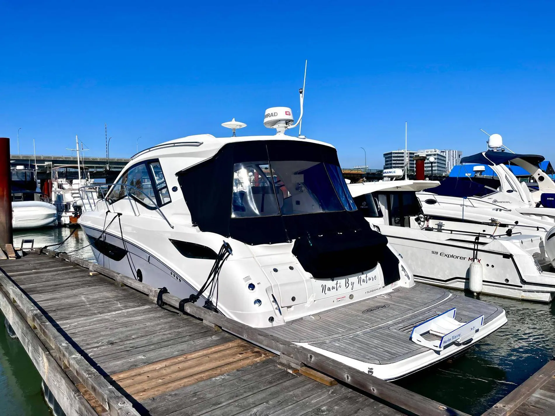 Pre-Owned 2018 Sea ray Sundancer 350 Coupe for Sale | Vancouver, BC | M&P Yacht Centre | 6a7bff4a7dff9dfbb50888a8
