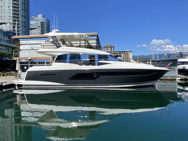 2021 Prestige Yachts F-Line: 520
