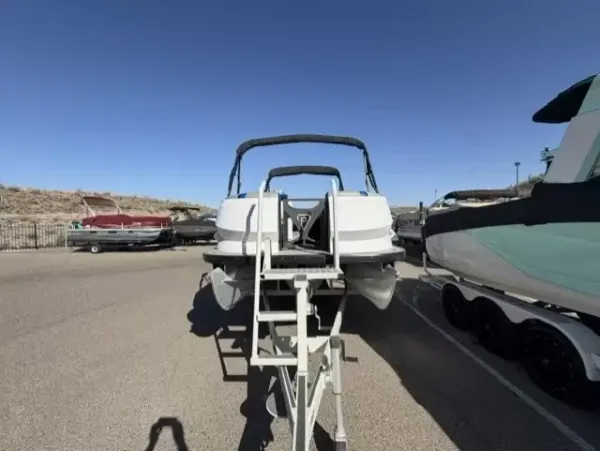 boat-detail-slider-thumb-4