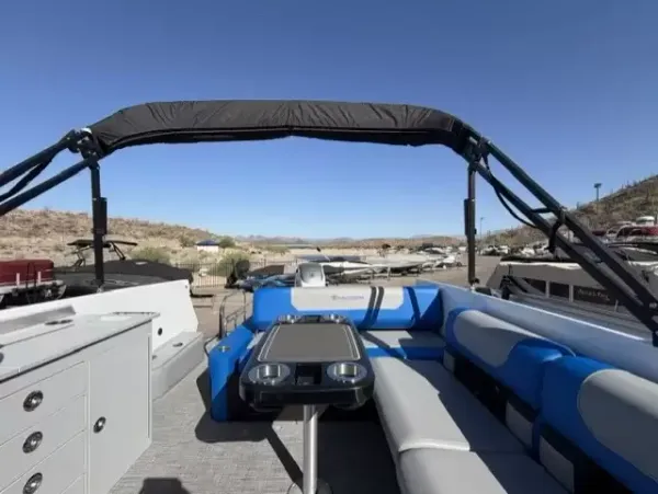 boat-detail-slider-thumb-18