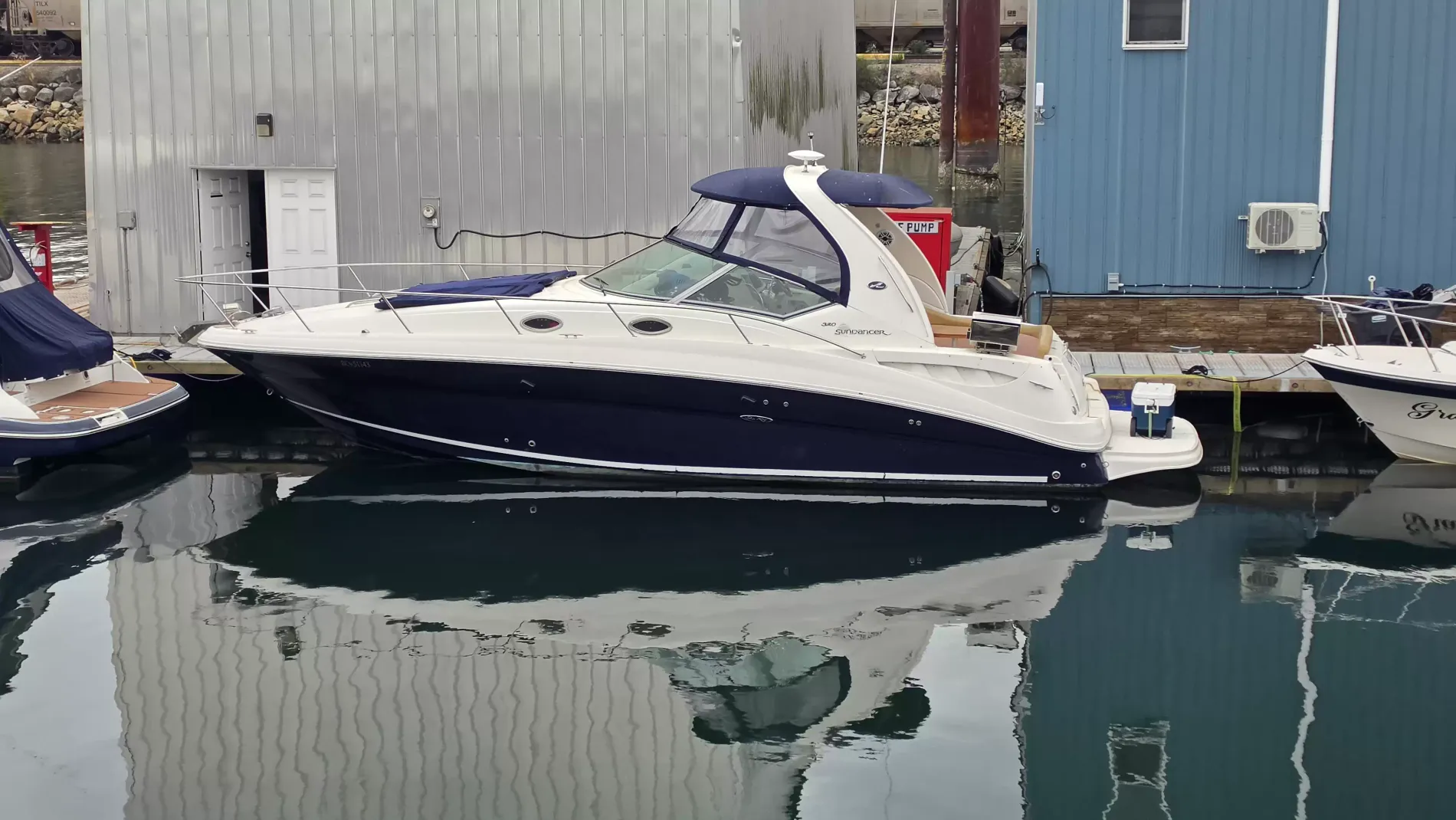 Pre-Owned 2007 Sea ray Sundancer 320 for Sale | Vancouver, BC | M&P Yacht Centre | 6aa86bc69e8d93221a06c8a4