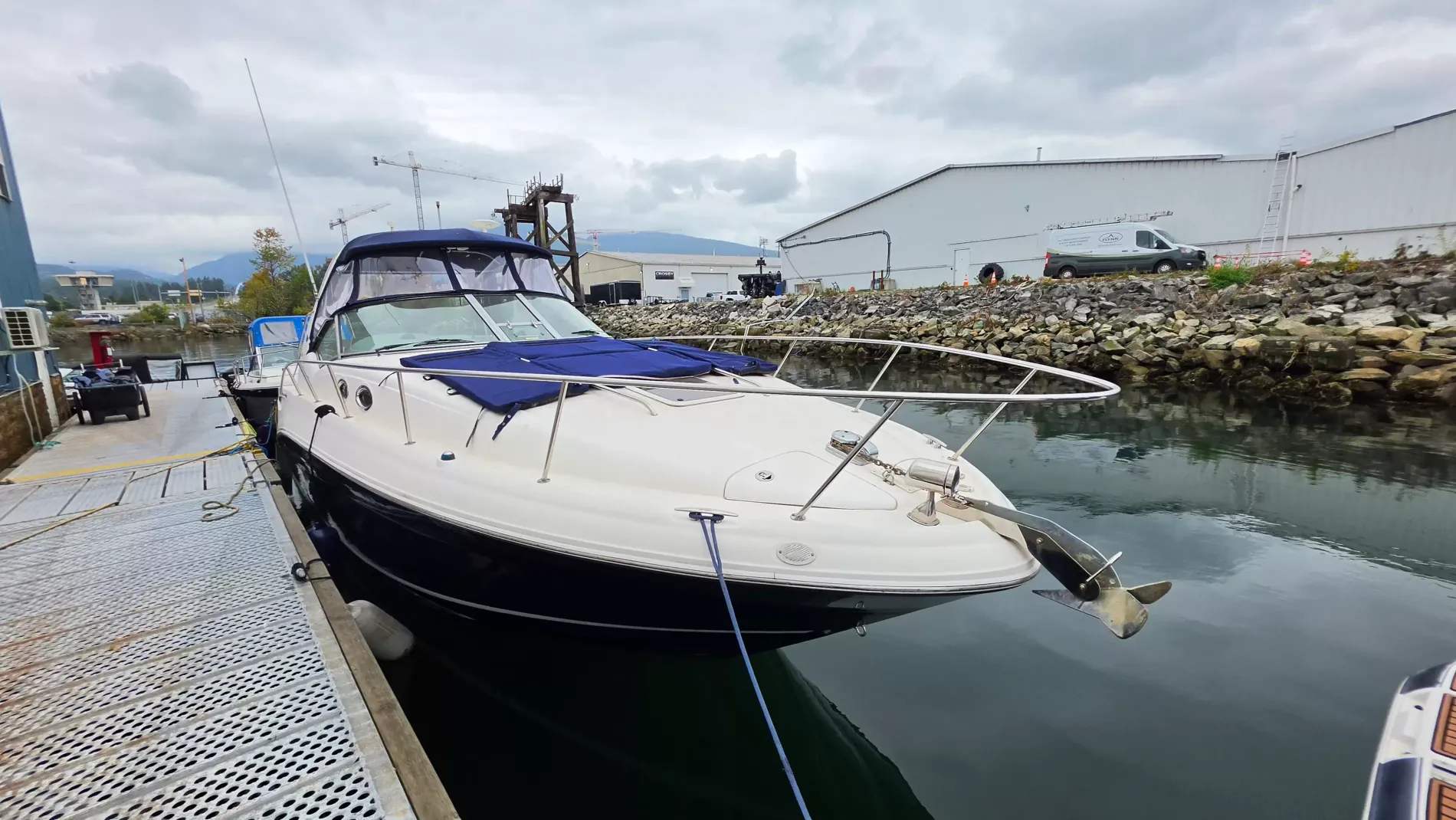 Pre-Owned 2007 Sea ray Sundancer 320 for Sale | Vancouver, BC | M&P Yacht Centre | 6aa86bc69e8d93221a06c8a4