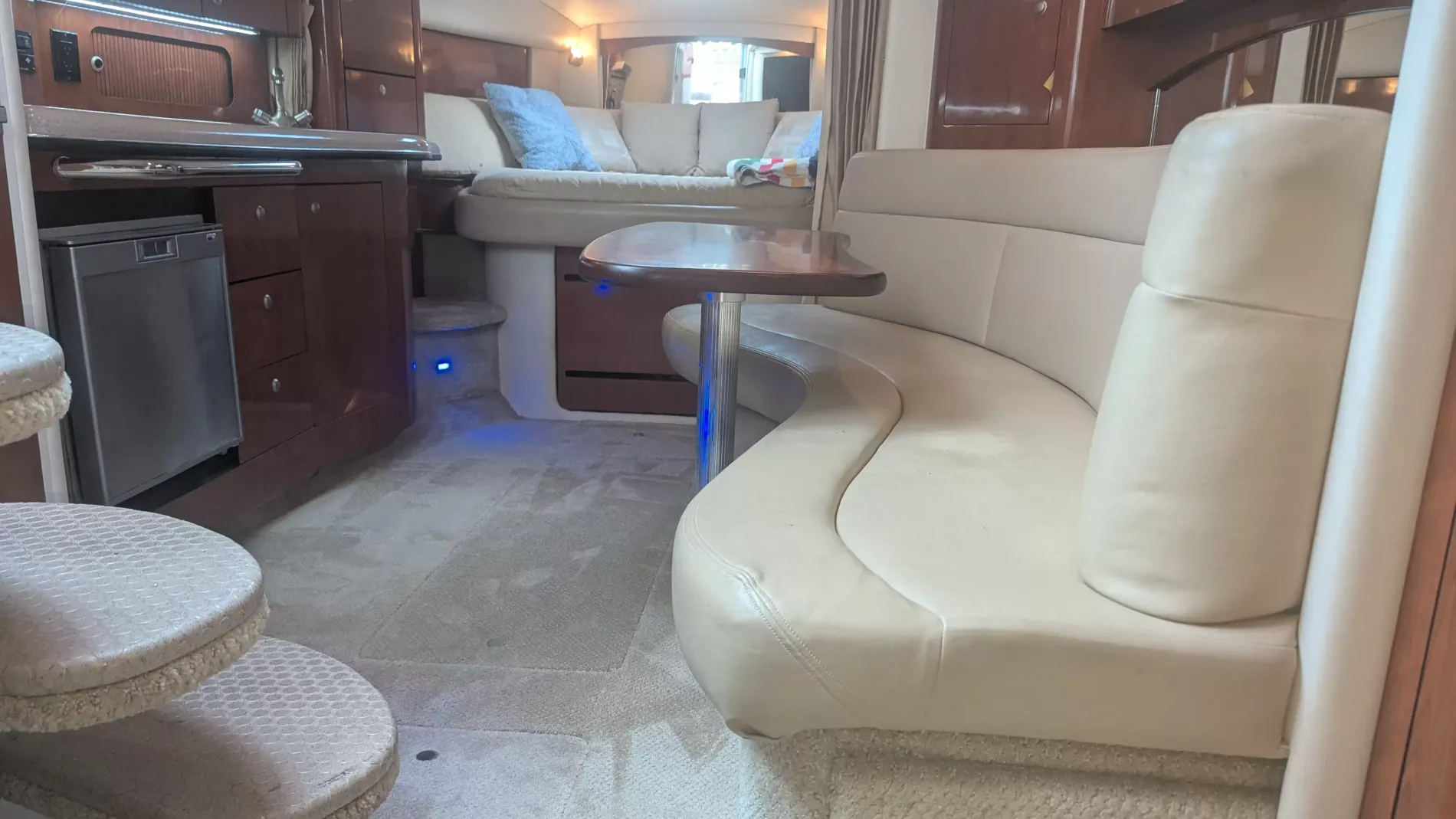 Pre-Owned 2007 Sea ray Sundancer 320 for Sale | Vancouver, BC | M&P Yacht Centre | 6aa86bc69e8d93221a06c8a4