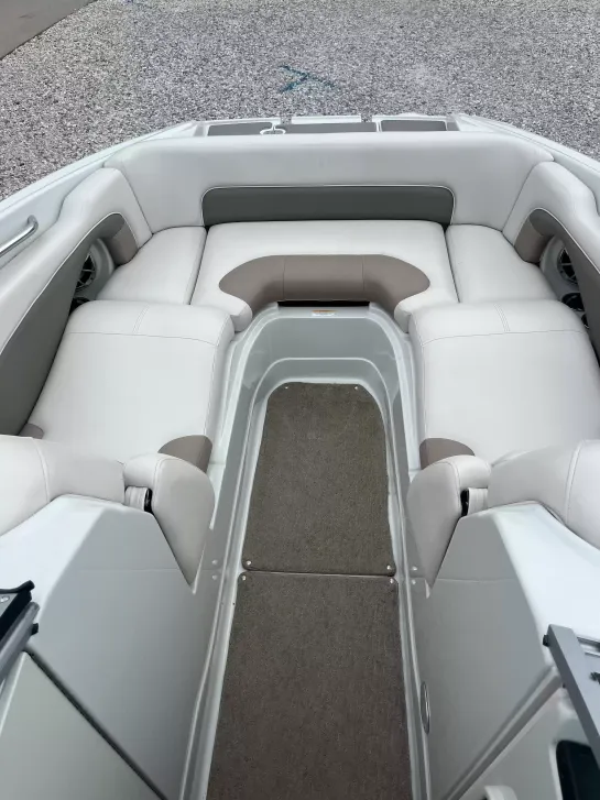 2015 Crownline E4