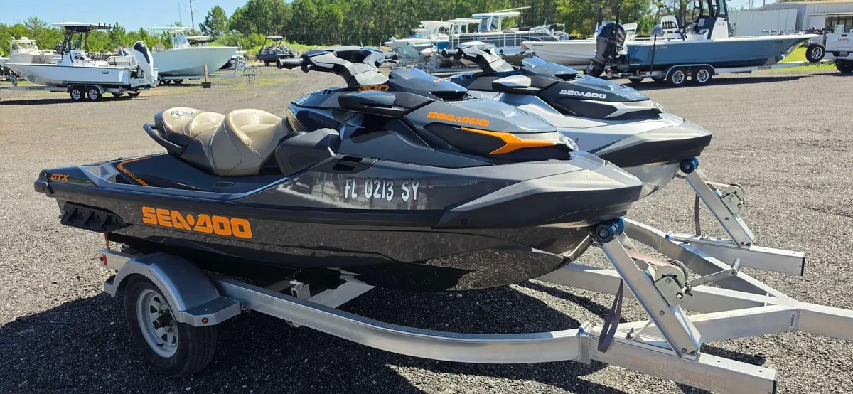 2021 Sea-doo 300-GTX LIMITED PAIR