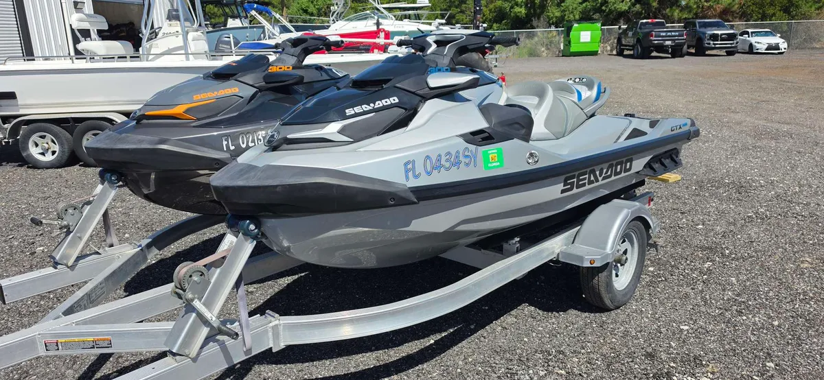 2021 Sea-doo 300-GTX LIMITED PAIR