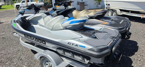 2021 Sea-doo 300-GTX LIMITED PAIR