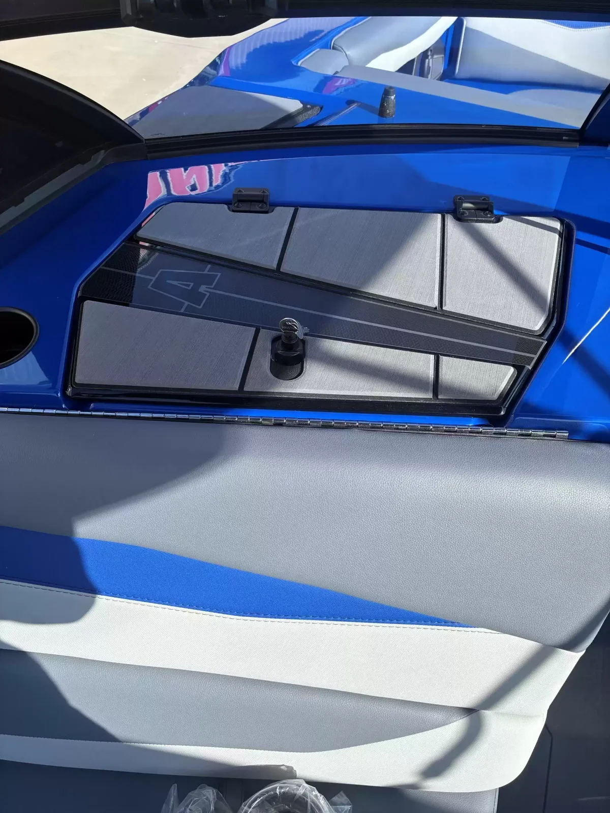 2024 Axis A225-6