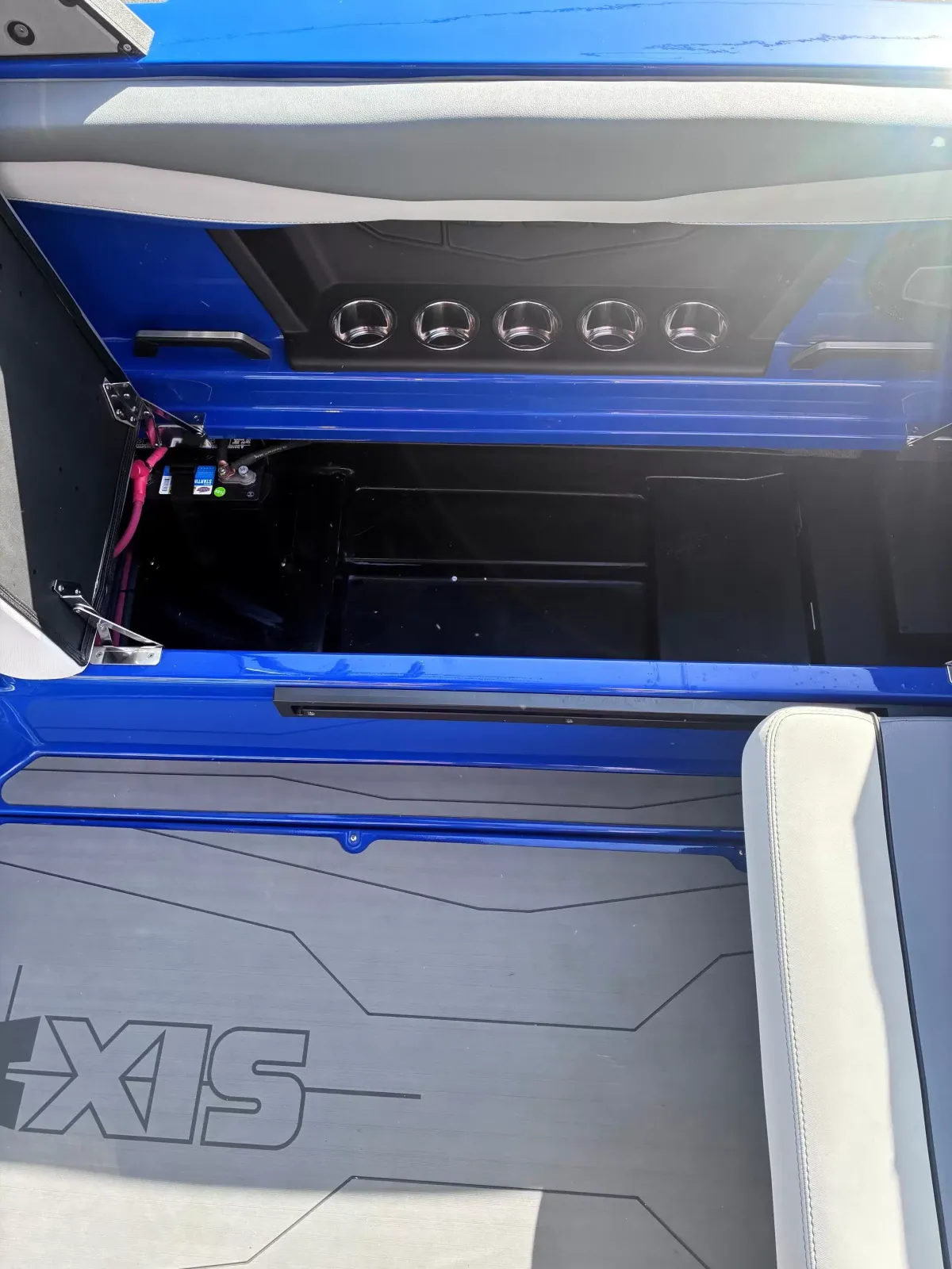 2024 Axis A225-9
