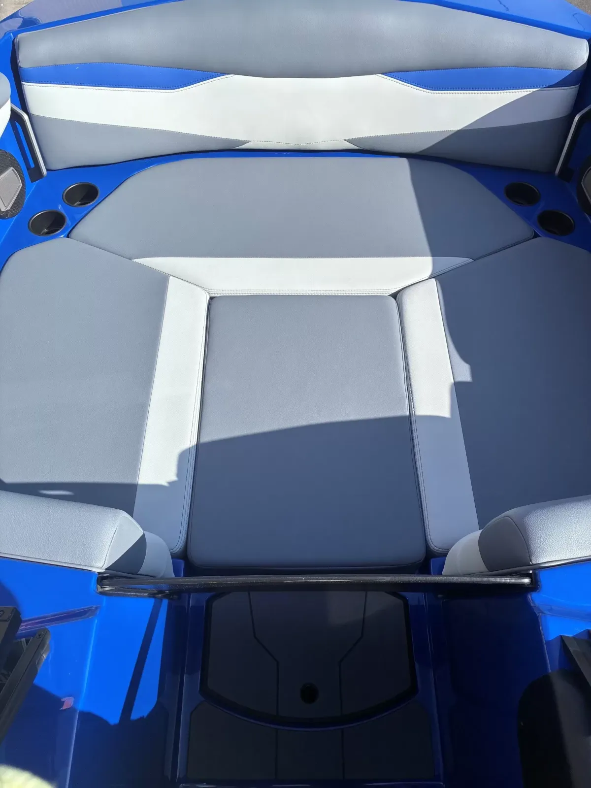 2024 Axis A225-30