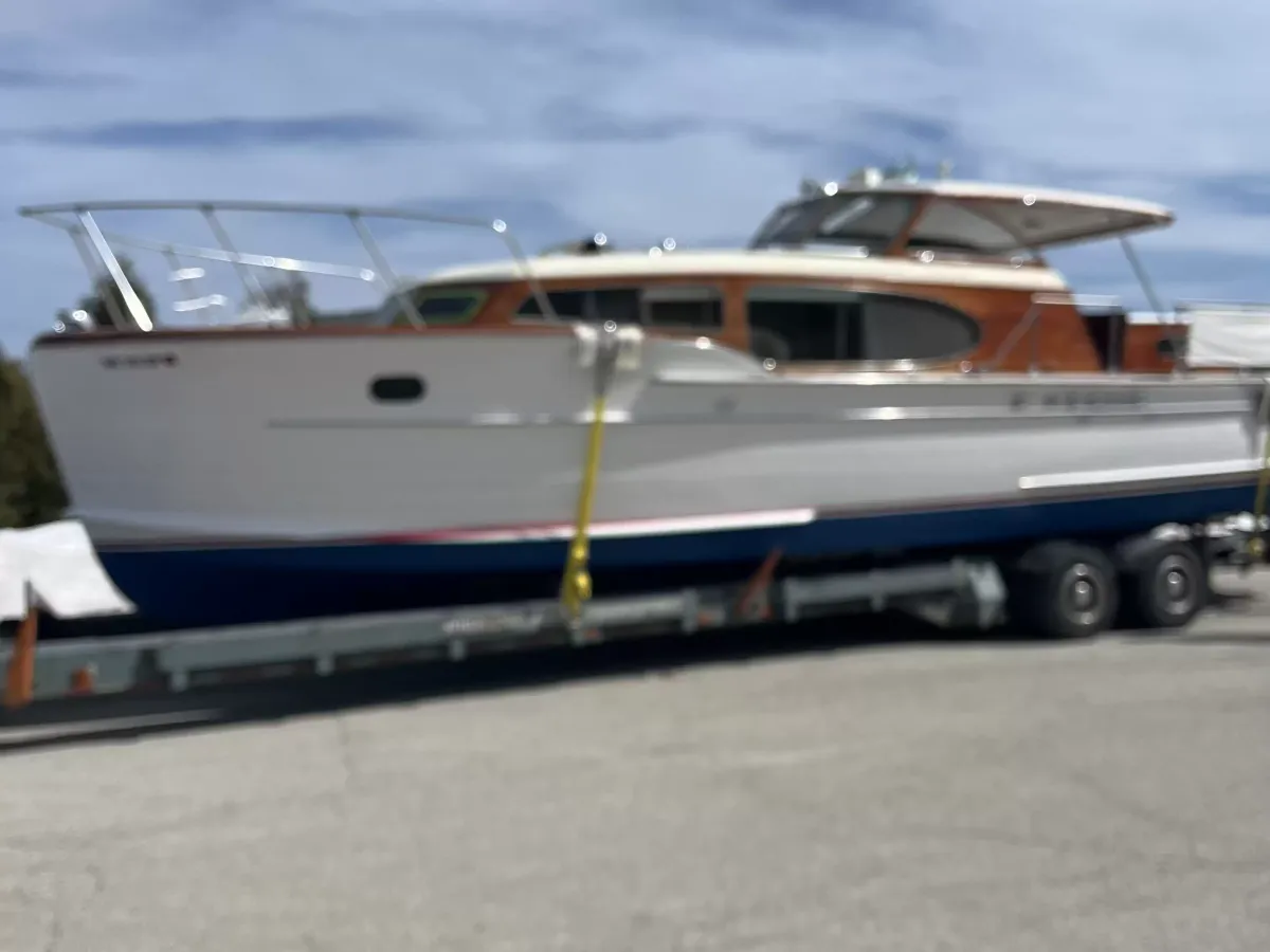 boat-carouselImage-image