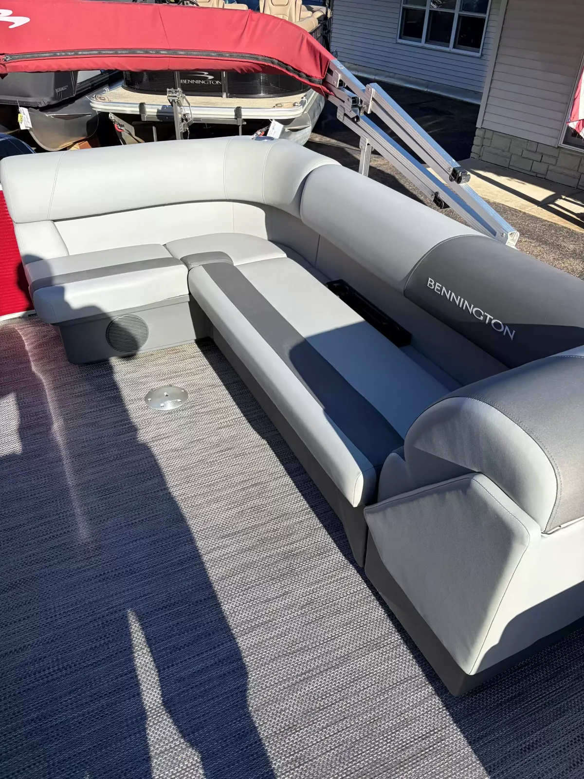 boat-carouselImage-image