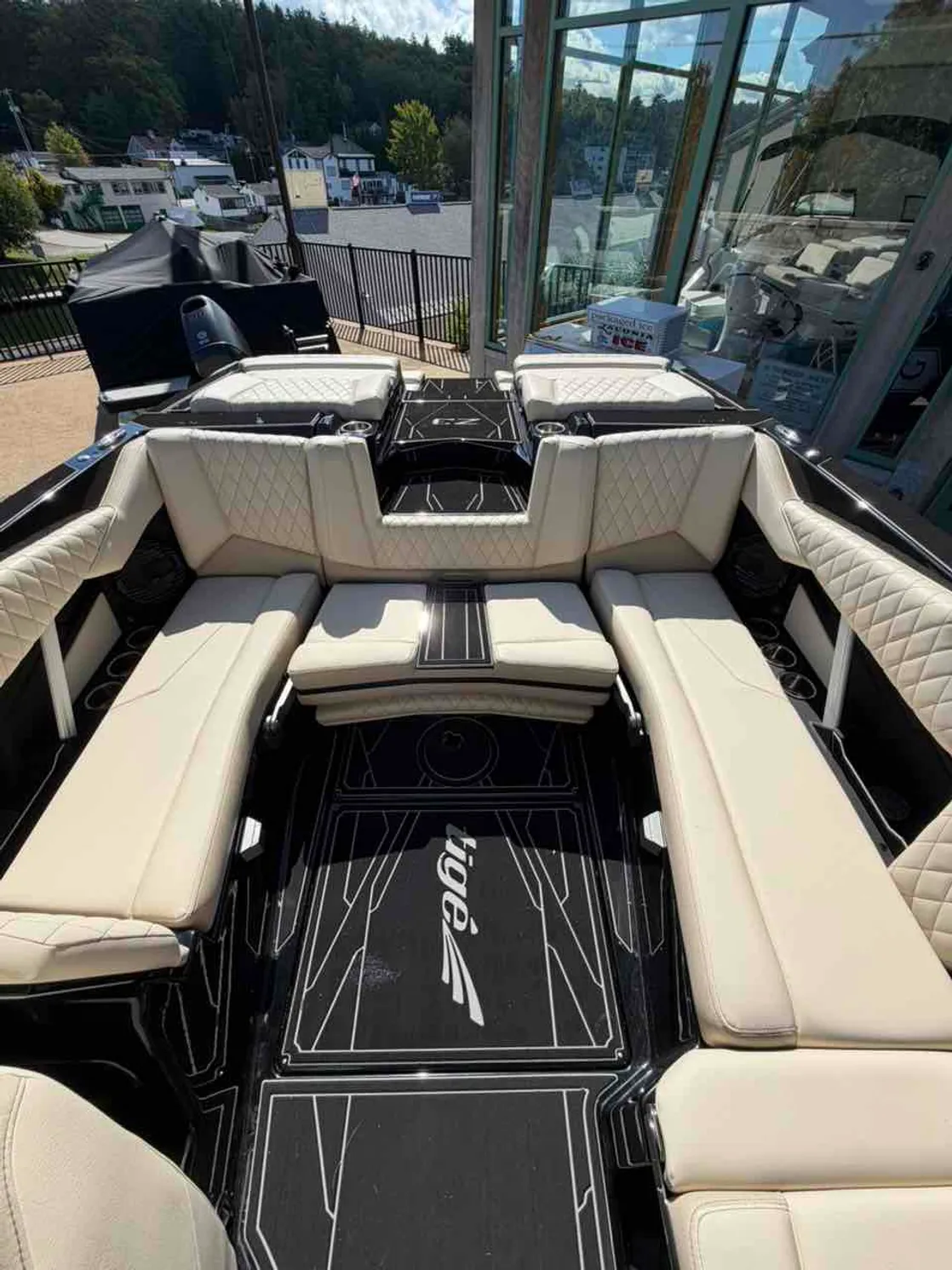 dummy-boat-img